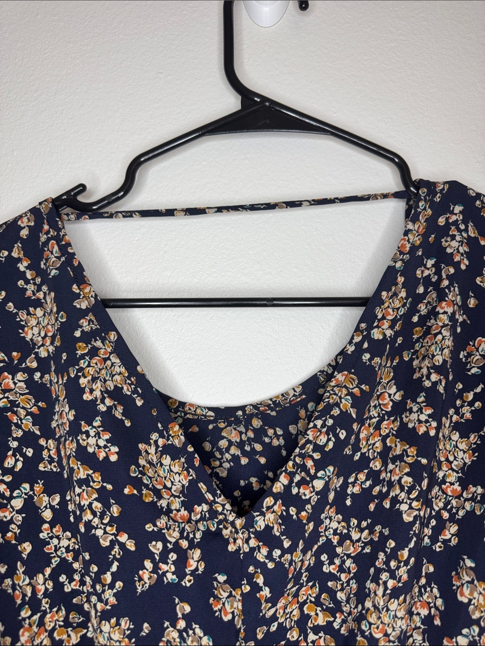 Navy Floral Puff-Sleeve Peplum Blouse - Picture 6 of 6